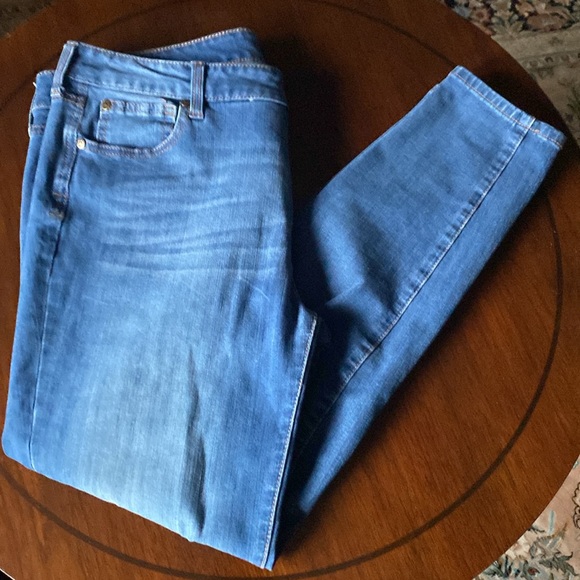 CELEBRITY  PINK ANKLE SKINNY SIZE 13/31 . - Picture 9 of 10